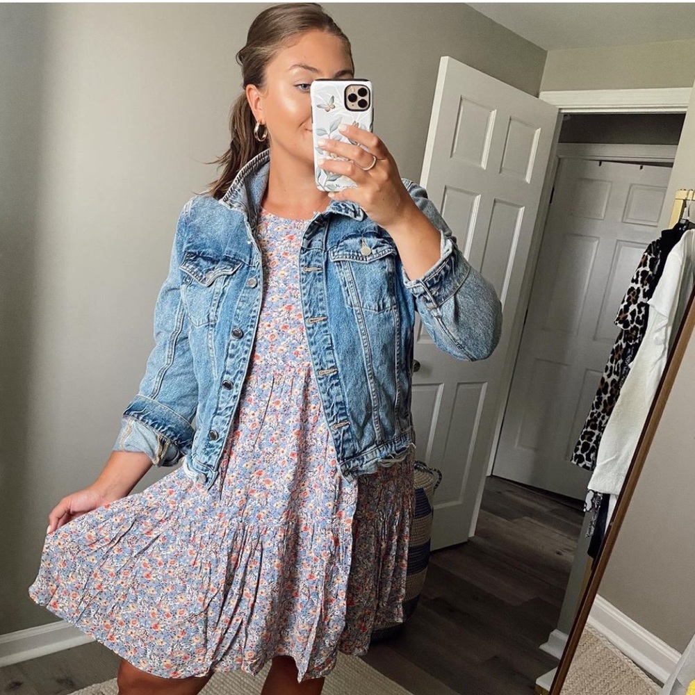 Old Navy denim/jean jacket, size XS.